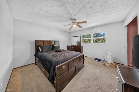 134-136 Brookfield Street Louisville OH 44641