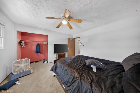 134-136 Brookfield Street Louisville OH 44641