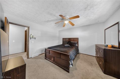 134-136 Brookfield Street Louisville OH 44641