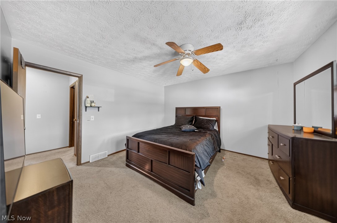 134-136 Brookfield Street Louisville OH 44641