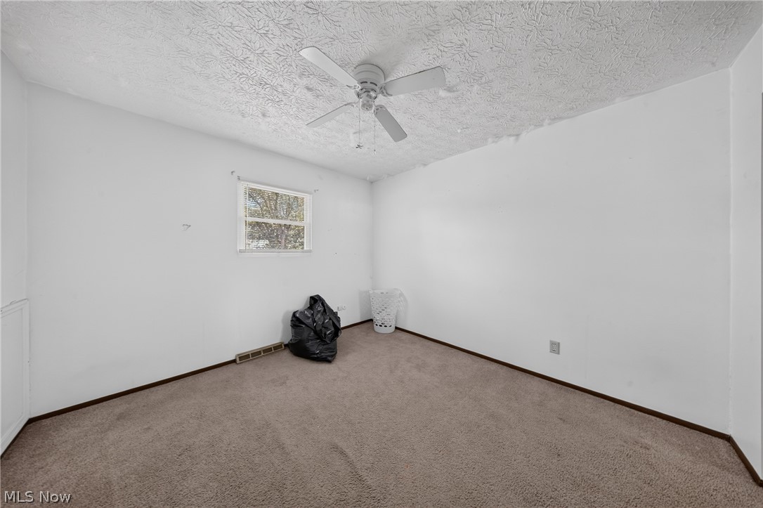 134-136 Brookfield Street Louisville OH 44641