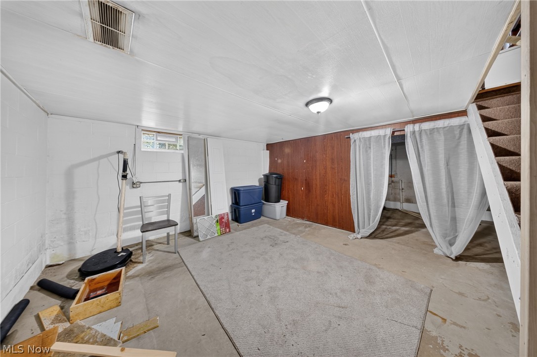 134-136 Brookfield Street Louisville OH 44641