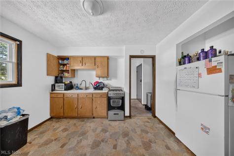 134-136 Brookfield Street Louisville OH 44641