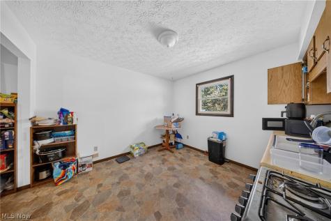 134-136 Brookfield Street Louisville OH 44641