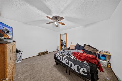 134-136 Brookfield Street Louisville OH 44641