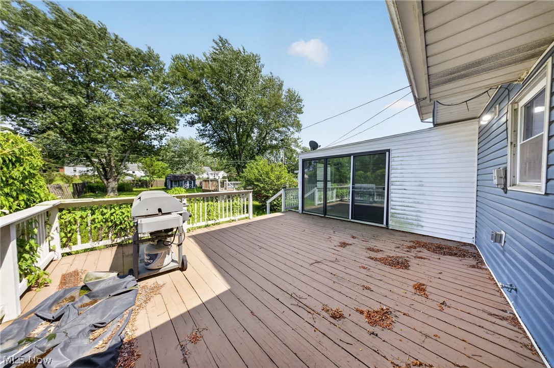 134-136 Brookfield Street Louisville OH 44641