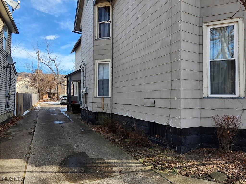 1557 E 47th Street Cleveland OH 44103