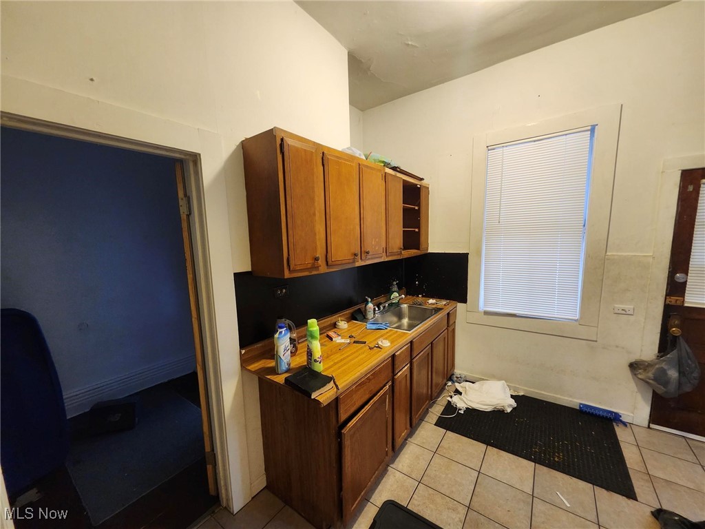 1557 E 47th Street Cleveland OH 44103