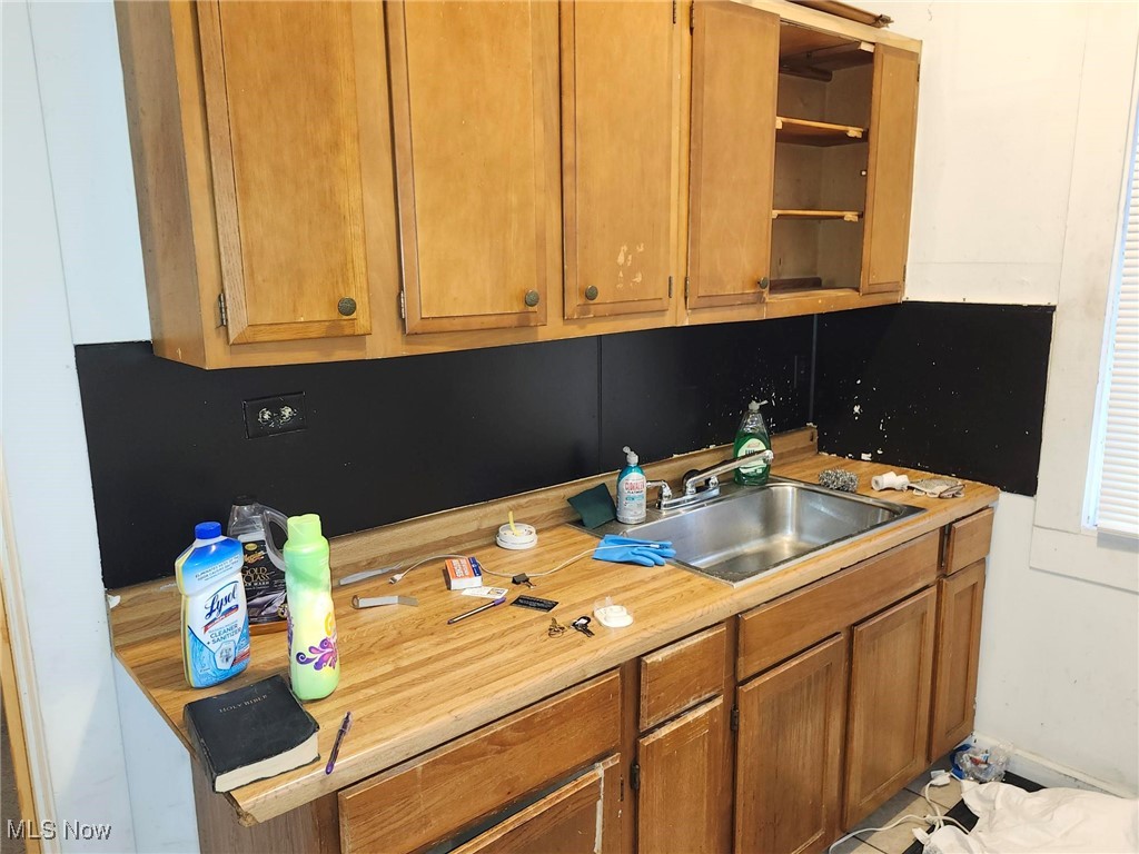 1557 E 47th Street Cleveland OH 44103