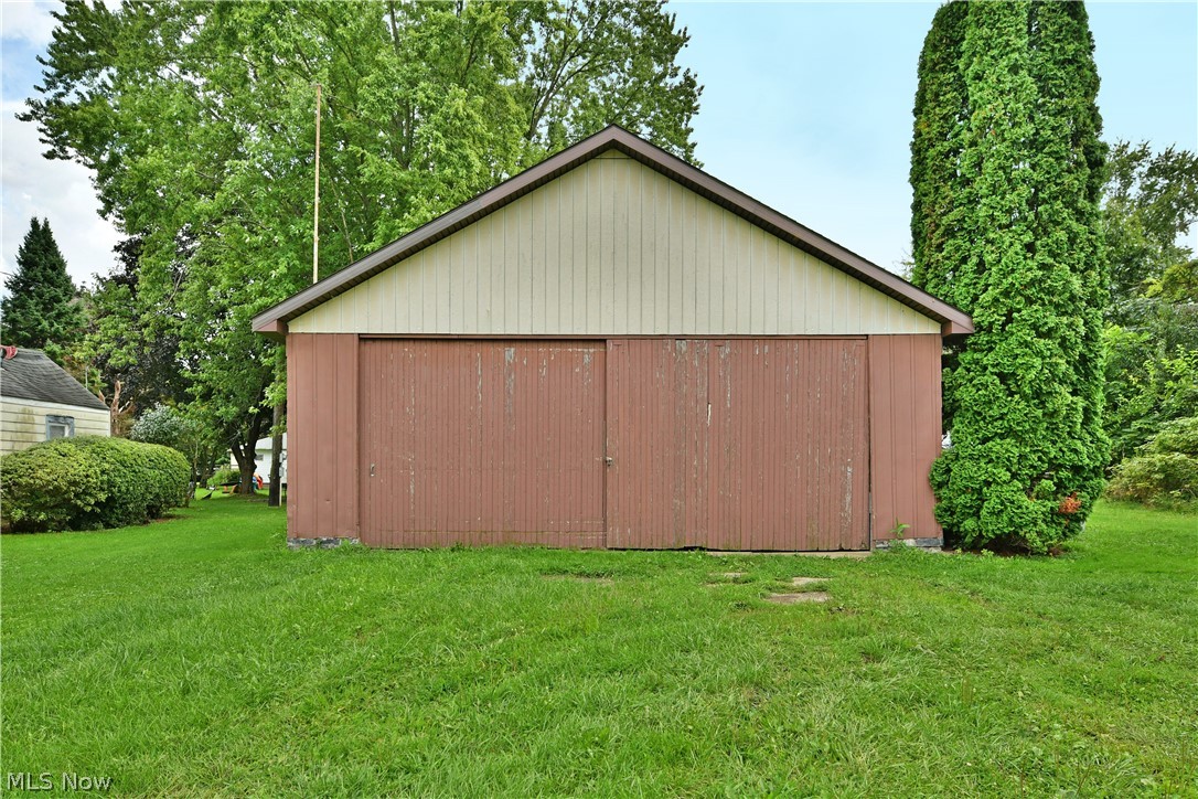 8114 W Lincoln Street NE Masury OH 44438