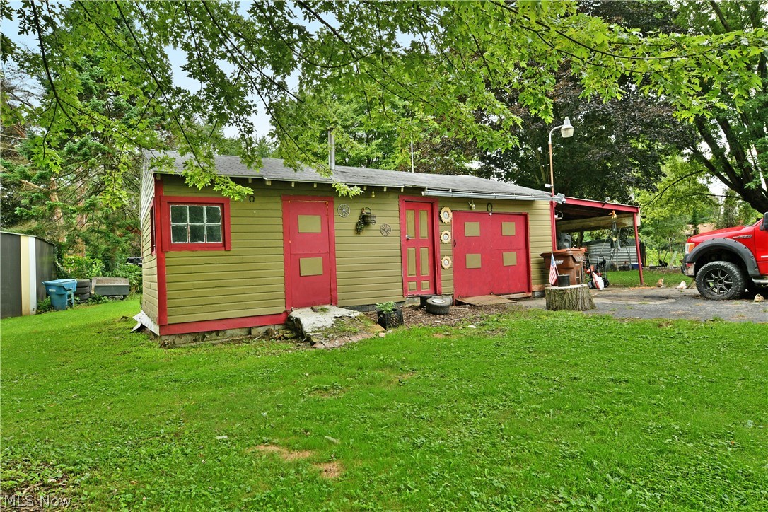 8114 W Lincoln Street NE Masury OH 44438