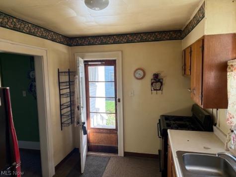 197 W State Street Barberton OH 44203