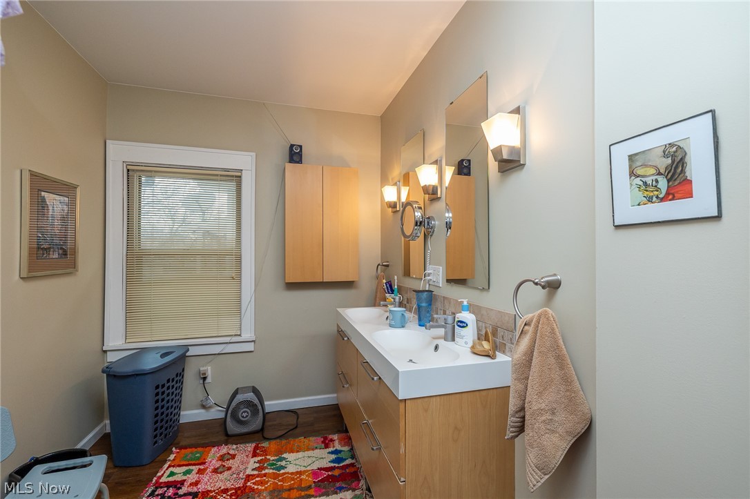 1306-1308 W 106 Street Cleveland OH 44102