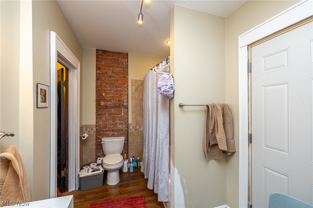 1306-1308 W 106 Street Cleveland OH 44102