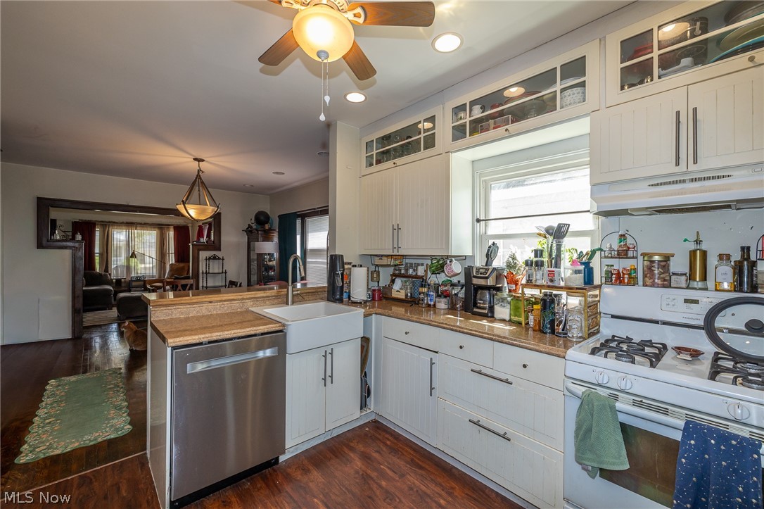 1306-1308 W 106 Street Cleveland OH 44102
