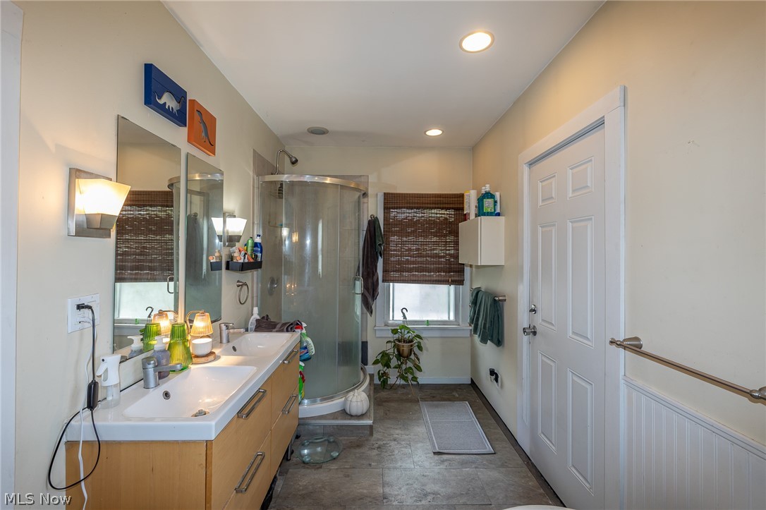 1306-1308 W 106 Street Cleveland OH 44102