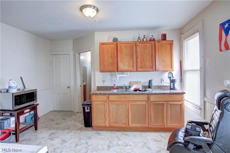 3048 Seymour Avenue Cleveland OH 44113