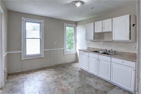 3048 Seymour Avenue Cleveland OH 44113