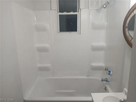 231 S Vine Street Medina OH 44256