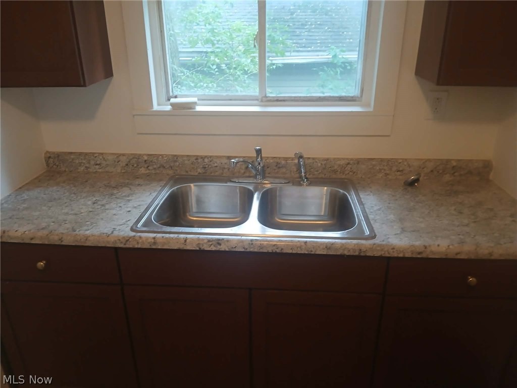 231 S Vine Street Medina OH 44256