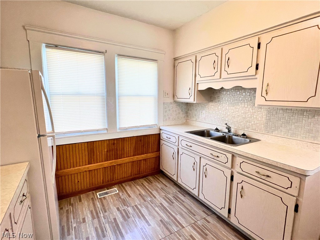 4385 W 50th Street Cleveland OH 44144