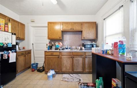 10305 Ostend Avenue Cleveland OH 44108