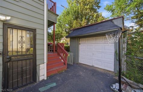 10305 Ostend Avenue Cleveland OH 44108