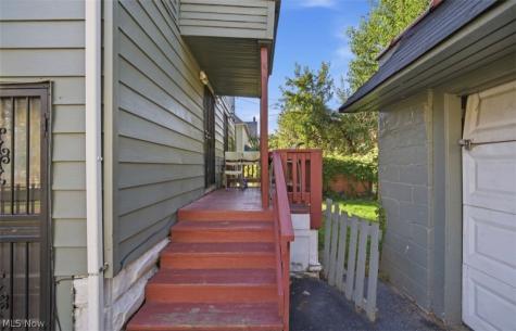 10305 Ostend Avenue Cleveland OH 44108