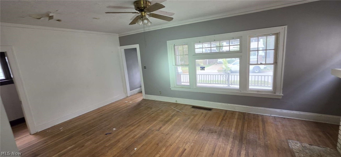 1596 Victoria Avenue Lakewood OH 44107