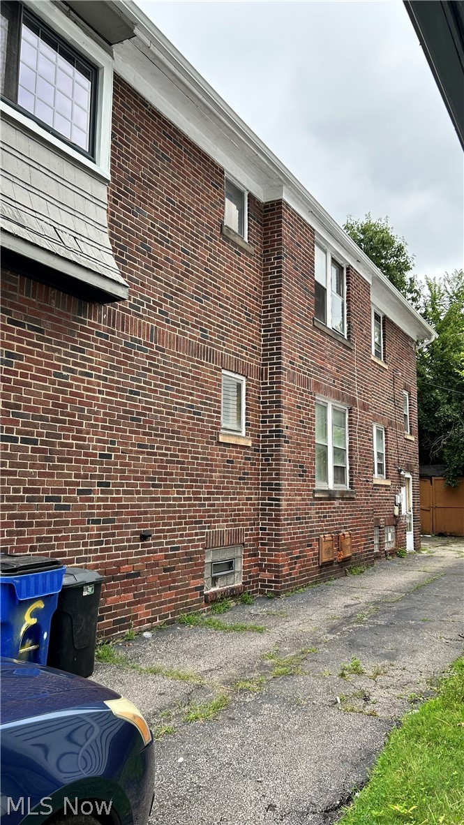16122 Greyton Road East Cleveland OH 44112