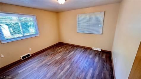 1434 E 222nd Street Euclid OH 44117