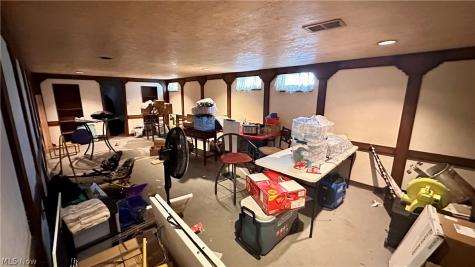 1434 E 222nd Street Euclid OH 44117