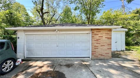 1434 E 222nd Street Euclid OH 44117