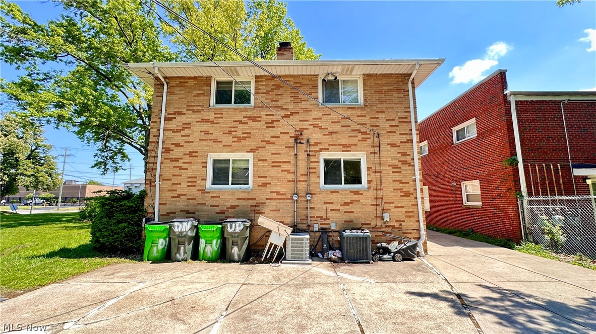 1434 E 222nd Street Euclid OH 44117
