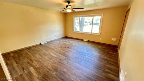 1434 E 222nd Street Euclid OH 44117