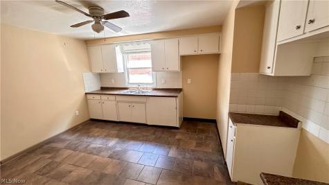 1434 E 222nd Street Euclid OH 44117