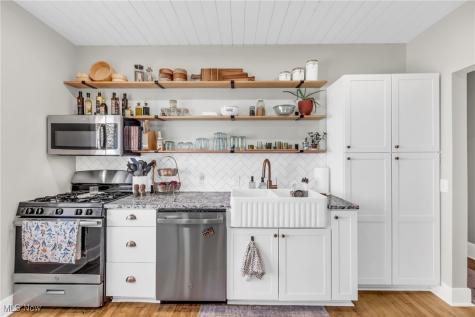 2287 Ogontz Avenue Lakewood OH 44107