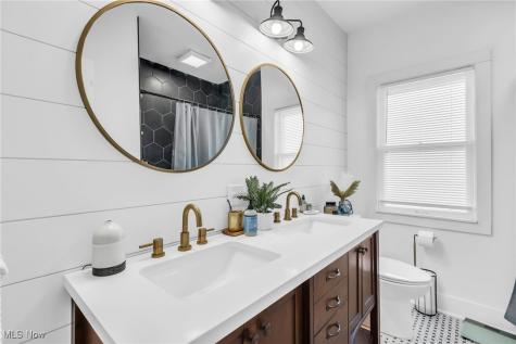 2287 Ogontz Avenue Lakewood OH 44107