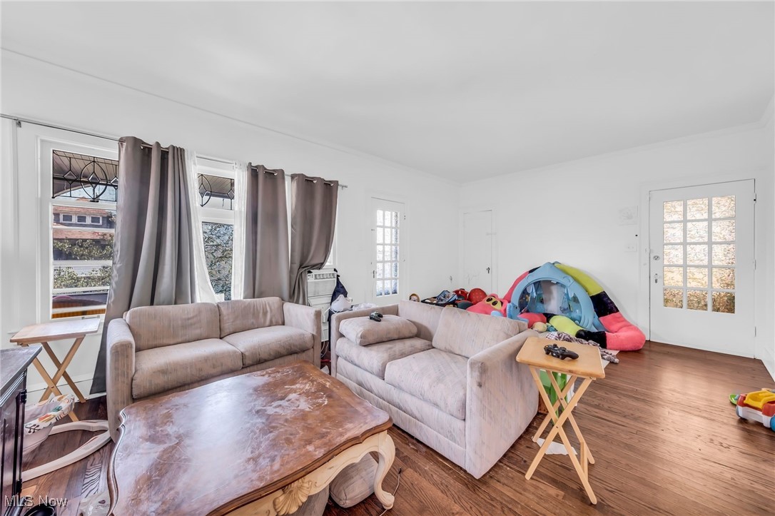 2287 Ogontz Avenue Lakewood OH 44107