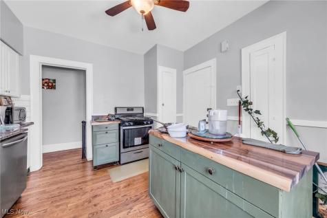 2287 Ogontz Avenue Lakewood OH 44107
