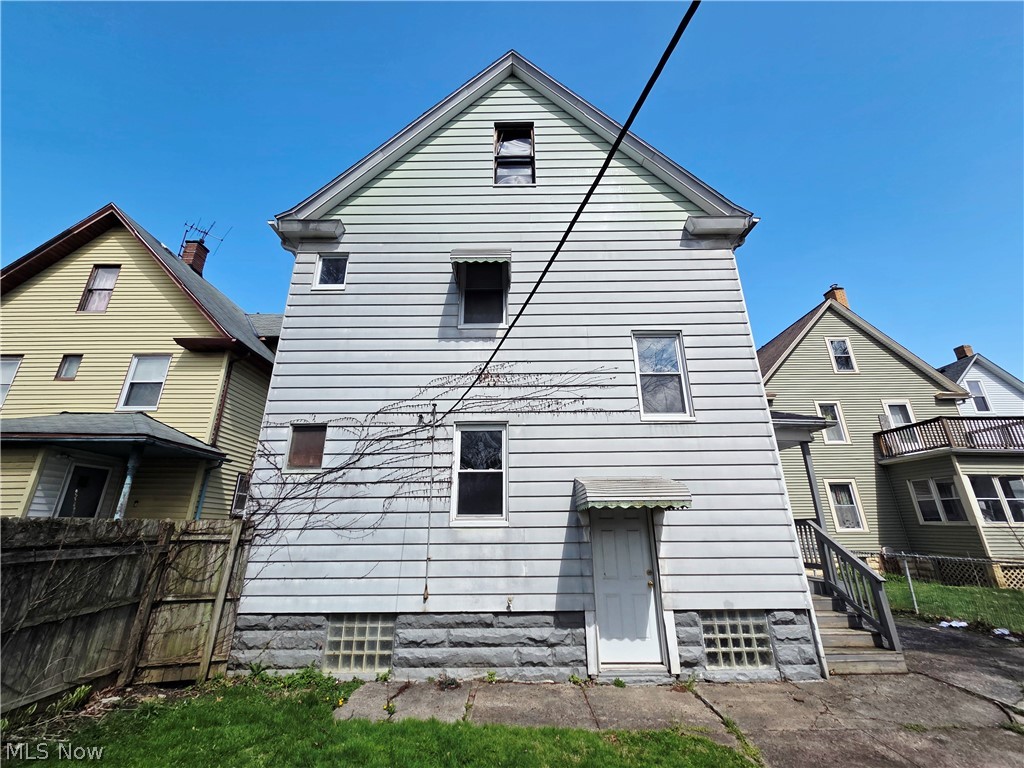 3801 Mapledale Avenue Cleveland OH 44109