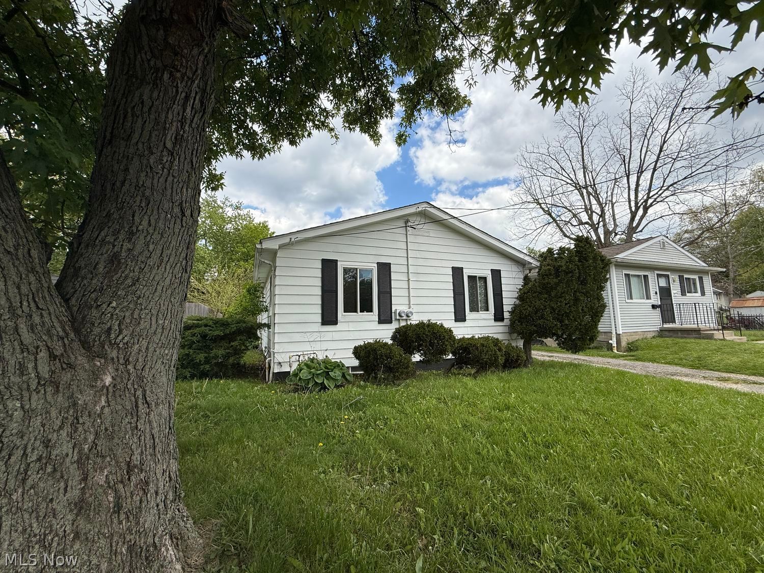 645-647 Van Everett Avenue Akron OH 44306