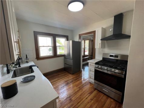 2210 Bunts Road Lakewood OH 44107