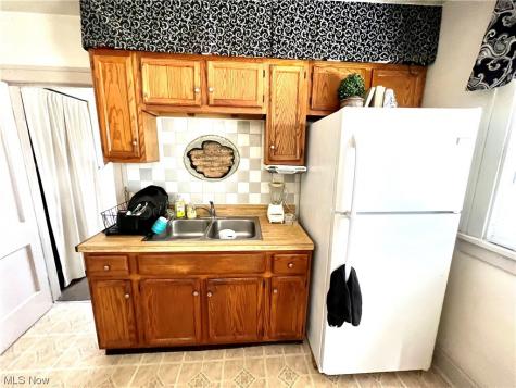 2210 Bunts Road Lakewood OH 44107