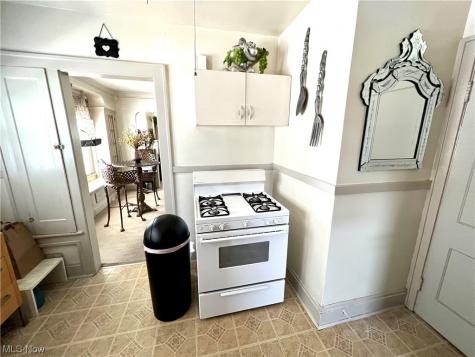 2210 Bunts Road Lakewood OH 44107