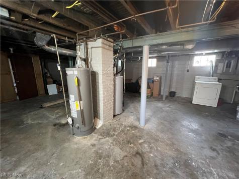 2210 Bunts Road Lakewood OH 44107