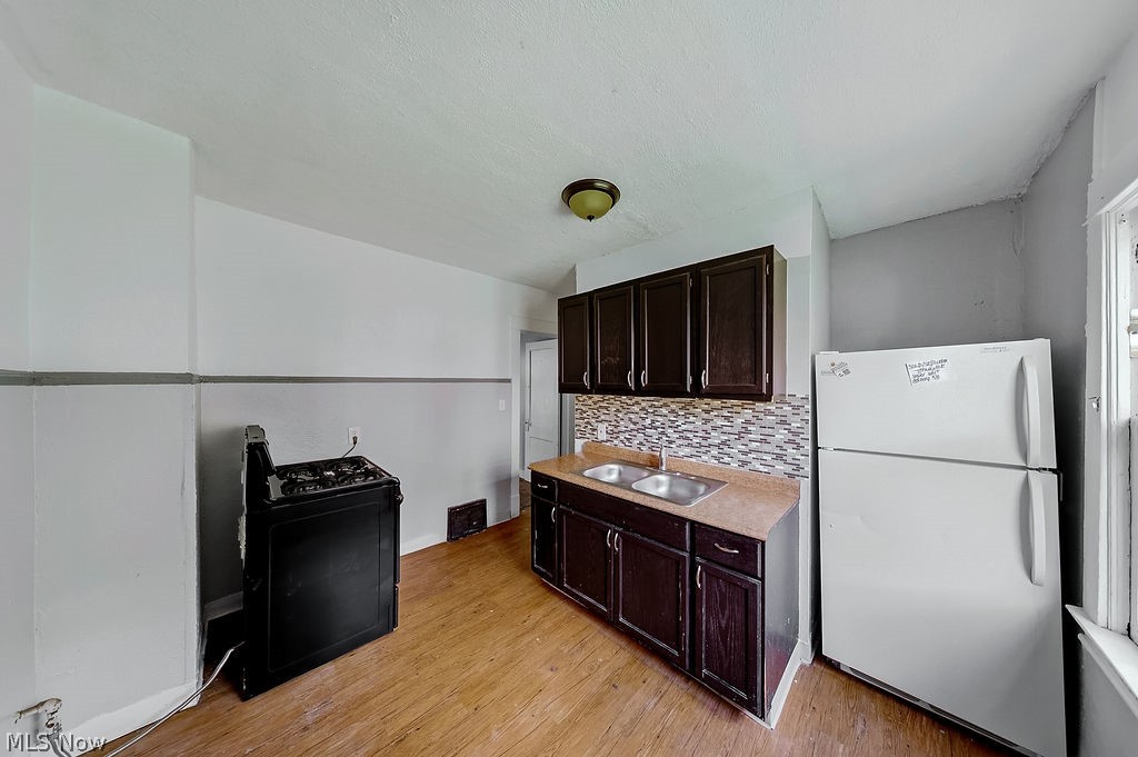 11702 Honeydale Avenue Cleveland OH 44120