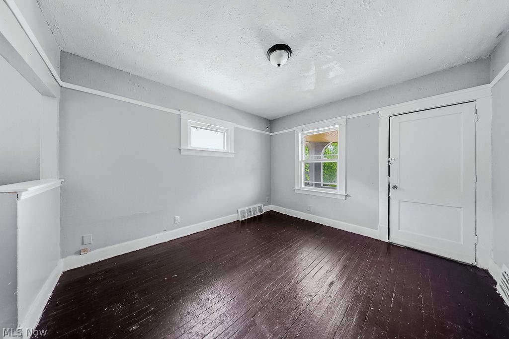 11702 Honeydale Avenue Cleveland OH 44120
