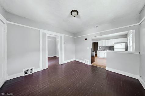 11702 Honeydale Avenue Cleveland OH 44120