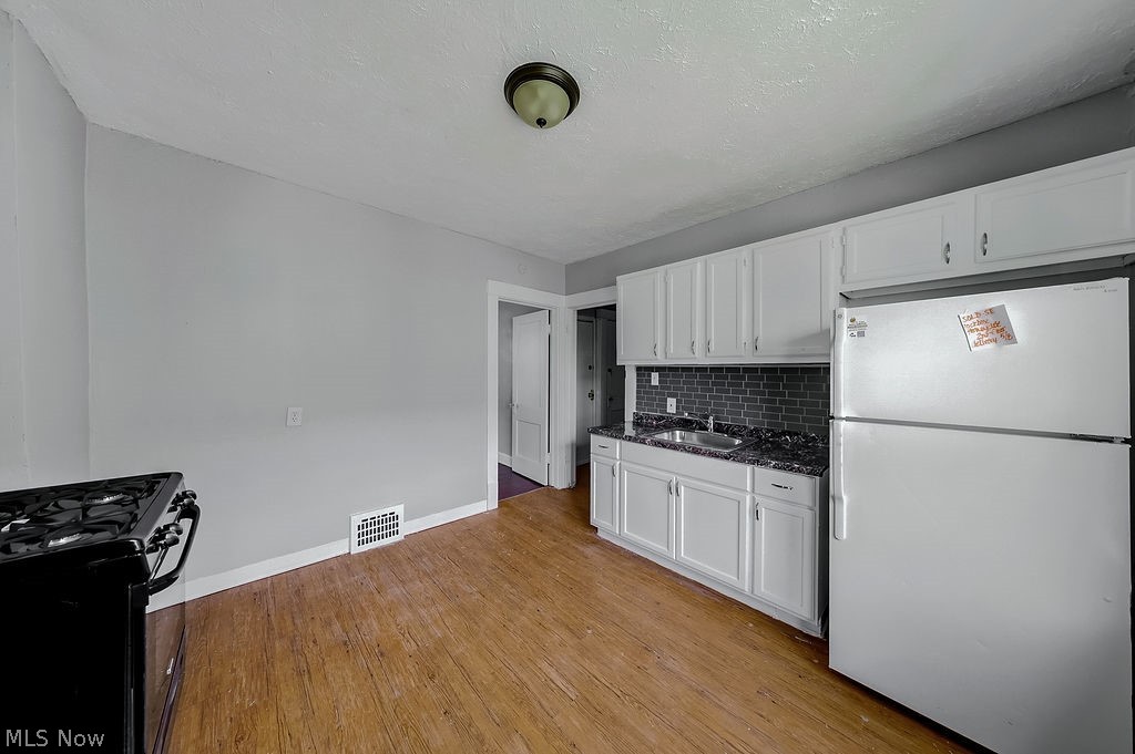 11702 Honeydale Avenue Cleveland OH 44120